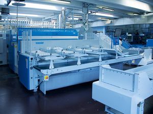 Faltmaschine für Laken / mit Stapelsystem 1