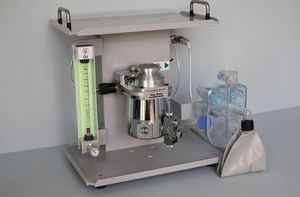 Anästhesiearbeitsplatz für Veterinärmedizin / Tischgerät 1