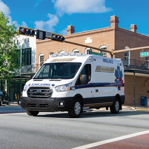 Ambulanz Typ II - American Emergency Vehicles - mit Sauerstofftherapie