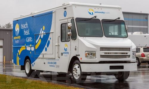 Mobile Krankenstation / Covid-19-Früherkennung - 17341 - Farber Specialty Vehicles - LKW / Kofferfahrzeug / Diesel