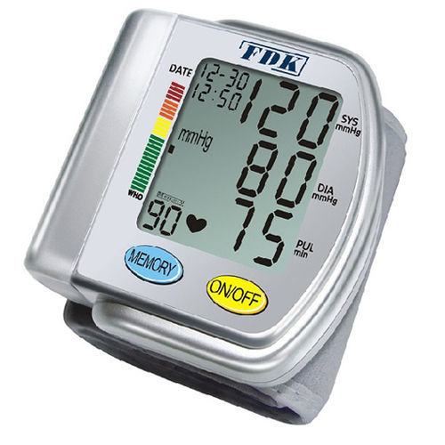 Automatischer Blutdruckmonitor - FT-B12W-V(B) - Fudakang Industrial LLC. - Handgelenk / mit integrierter Manschette / 1x90