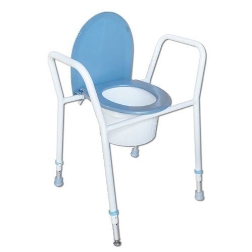 Toilettensitzerhöhung mit Armlehnen - VUOKKO - Tukimet Oy - höhenverstellbar / mit Deckel / rutschfest