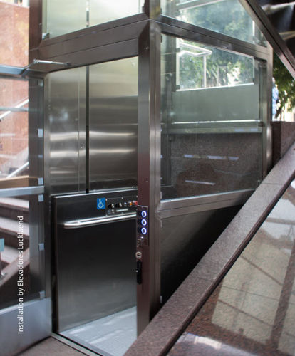 Rollstuhl-Plattformlift - V-1504 Lux - Savaria - für Gebäude
