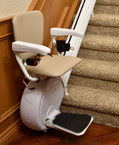 Treppenlift für Treppen - K2 - Savaria - für Humanmedizin / Typ Sessel / zusammenklappbar