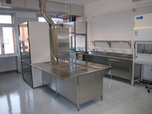 Labor-Arbeitsstation / Histopathologie - comfit s.r.l - bodenstehend / modular / mit Waschbecken