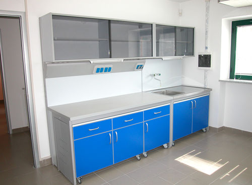 Laborarbeitsfläche - COM-Lab 5 - comfit s.r.l - mit Waschbecken / mit Stauraum / modular
