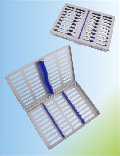 Sterilisierkassette für zahnärztliche Instrumente - SSI 786-4508 - Smile Surgical Ireland Limited - Edelstahl / perforiert