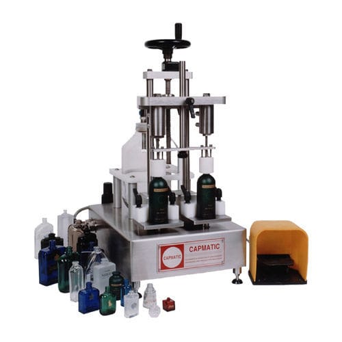 Halbautomatische füllmaschinen - CF-2V™ - Capmatic - Vakuum / für Flüssigkeiten / für Flaschen