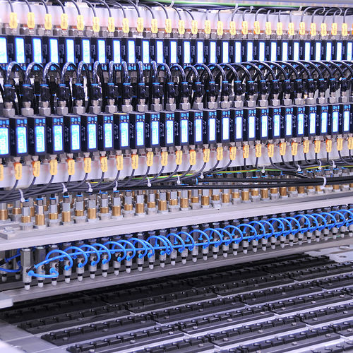 Automatische Montageanlage - Heino Ilsemann GmbH - für die Pharmaindustrie