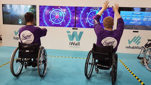 Rehabilitationssystem für Armbeweglichkeit - iWall®  - CSE Entertainment - Gleichgewicht / Beweglichkeit der Gliedmaßen / virtuell