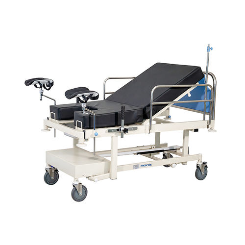 Bett für Entbindungen - MC-C14 - Zhangjiagang Medi Medical Equipment - manuell / Trendelenburg / mit Räderblockiersystem