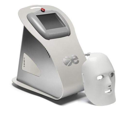 Phototherapielampe / Ästhetische Medizin - young again® - Hall 10.2 Stand: S010 T011 - Haarwuchs / zur Hautverjüngung / dermatologisch
