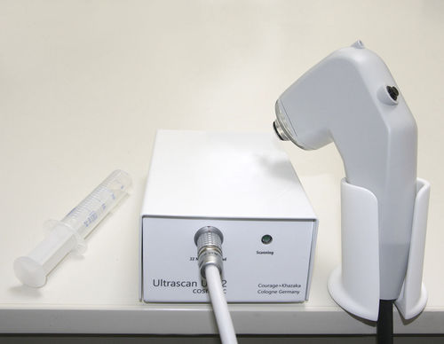 Ultraschallgerät / mit Konsole, Tischmodell - UC 22 - Courage + Khazaka Electronic - für kutane Ultraschalluntersuchung / Schwarz-Weiß