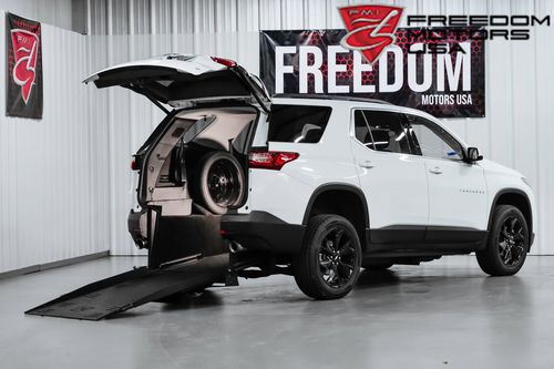 SUV Fahrzeug für Personen mit eingeschränkter Mobilität - 28275 - Freedom Motors USA - Benzin / rückwärtiger Eingang