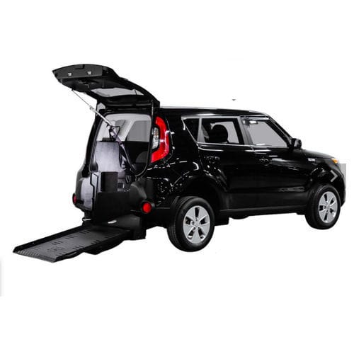 SUV Fahrzeug für Personen mit eingeschränkter Mobilität - 28460 - Freedom Motors USA - rückwärtiger Eingang