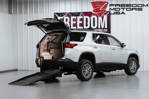 SUV Fahrzeug für Personen mit eingeschränkter Mobilität - 28487 - Freedom Motors USA - Benzin / rückwärtiger Eingang