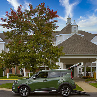 SUV Fahrzeug für Personen mit eingeschränkter Mobilität - 28674 - Freedom Motors USA - rückwärtiger Eingang