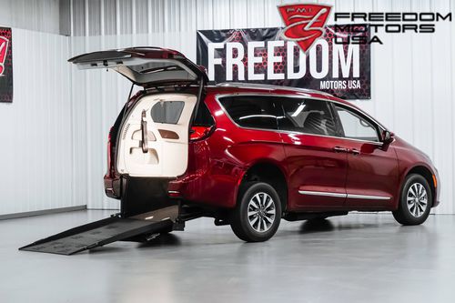 Fahrzeug für Personen mit eingeschränkter Mobilität / Großraumlimousine - 28647 - Freedom Motors USA - rückwärtiger Eingang