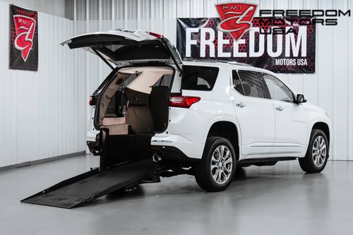 SUV Fahrzeug für Personen mit eingeschränkter Mobilität - 28479 - Freedom Motors USA - Benzin / rückwärtiger Eingang