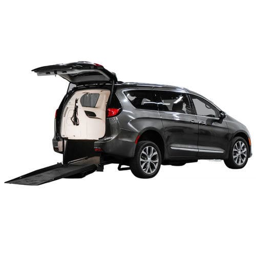 Fahrzeug für Personen mit eingeschränkter Mobilität / Großraumlimousine - 28712 - Freedom Motors USA - rückwärtiger Eingang