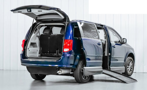 Fahrzeug für Personen mit eingeschränkter Mobilität / Kastenwagen - 28739 - Freedom Motors USA - rückwärtiger Eingang