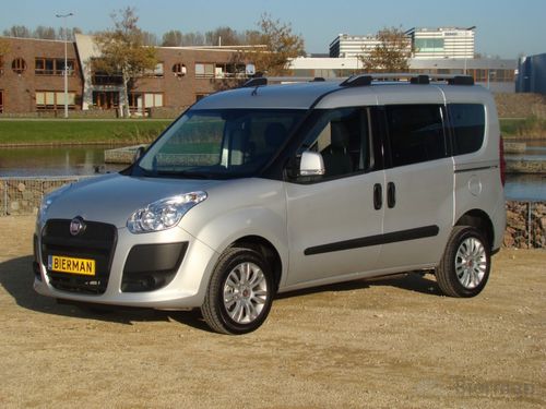 Fahrzeug für Personen mit eingeschränkter Mobilität / Großraumlimousine - Doblo WAV - Bierman - rückwärtiger Eingang