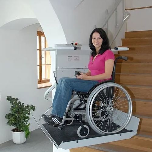 Treppenlift für gerade Treppen - Omega - Lehner Lifttechnik - für Wendeltreppen / für Humanmedizin / zusammenklappbar