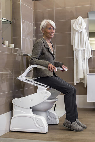 Toilettenlift für Bad - SOLLEVA - Miba Srl - mit Armlehnen / elektrisch / mit Batterie