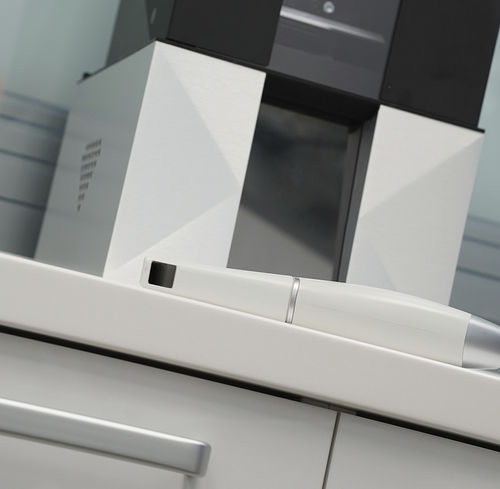 3D-Drucker / Dental - Clinic Bundle (IOS + 3D Printer + CAD Platform) - VOXELTEK - an Behandlungsstuhl montiert