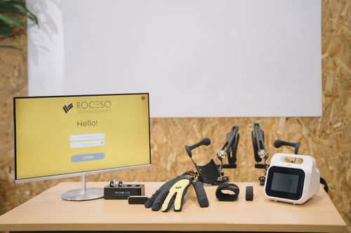Handbeweglichkeits-Rehabilitationssystem - EsoGLOVE™ Myo - Roceso Technologies - computerbasiert