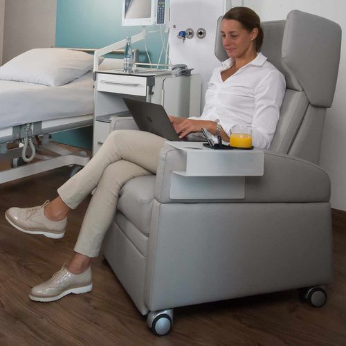 Patientenzimmer-Sessel - VIANDOpflege&reg; - KRANICHConcept GmbH - verstellbar / auf Rollen
