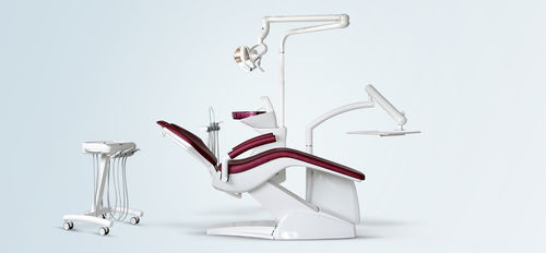 Dentale Behandlungseinheit / mit elektromechanischem Stuhl - Optimal 09C - ZEVADENT s.r.o. - mit Monitor / mit Intraoralkamera / mit Instrumententräger