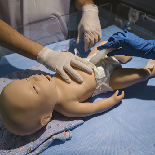 Trainingspuppe für Allgemeinpflege - MIA - MedVision Group - Notfall / für pädiatrische Betreuung / für Intubation