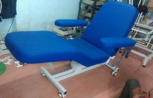 Elektrischer Blutentnahmesessel - Baseline biomedical company - dreiteilig / auf Rollen / mit Armlehnen