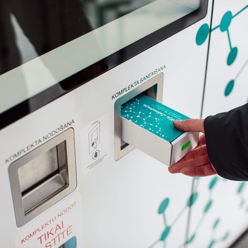 Automatisiertes Dispensersystem / für Medikamente - NOVALab - NovaticLab - mit Testkit-Sammlung