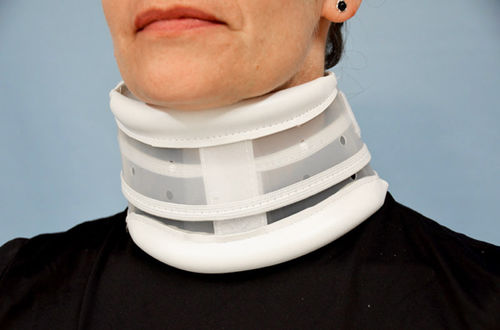 Halbsteife Zervikalstütze - 0310 - Comercial Nespral - B (8.5 cm) / für Erwachsene