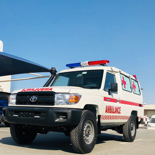Paramedizinische Ambulanz - Toyota Hard Top LC78 2023YM - Monstro Hard FZCO - für Patienten-Transfer / LKW / Typ C