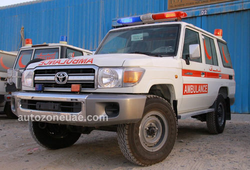 Ambulanz mit Sauerstofftherapie - GRJ76 - AUTO ZONE ARMOR AND PROCESSING CARS L.L.C - 4x4 / mechanisch