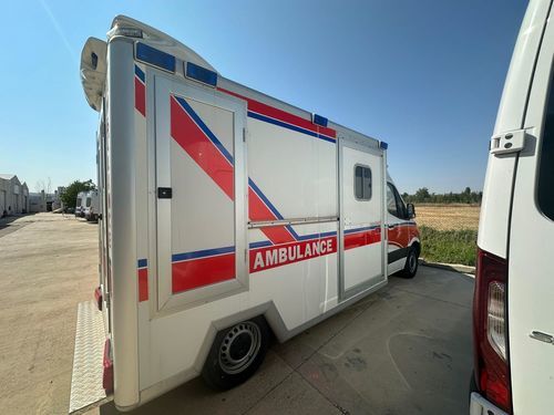Ambulanz für Intensivpflege - Mercedes  - ICU AUTOMOTIVE IMPORT EXPORT AND CONSULTING. - mit Kofferaufbau / Typ A / Typ B