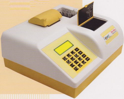 Automatisches biochemisches Analysegerät - AVI-519 - Avishkhar International - Tisch
