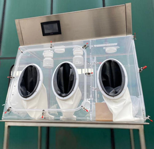 Isolator für die Pharmaindustrie - CSV Containment - für Pulverbearbeitung / Tisch