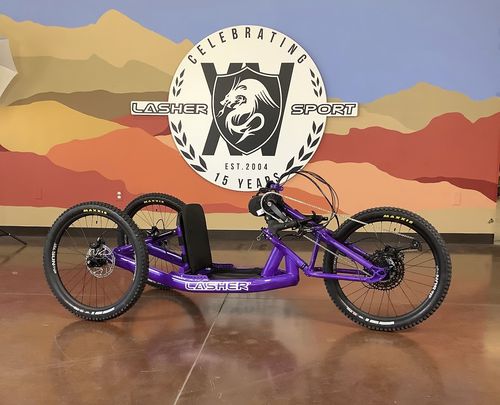 Liegedreirad zum Treten - ARCe - Lasher Sport - für Kinder / violett / Rahmen aus Magnesium