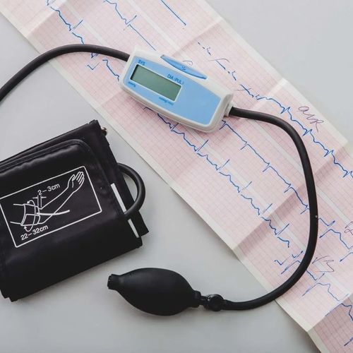 Blutdruckmessgerät mit Manschette - REVIVE MEDICAL TECHNOLOGIES INC.
