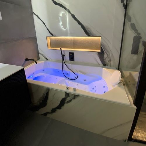 Einsitzer-Kurbadewanne - JOUVENCE - Preti - auf Einbau / mit Chromatherapie-Lampen