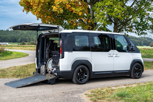 Fahrzeug für Personen mit eingeschränkter Mobilität / Großraumlimousine - PV5 - MobiTEC GmbH - elektrisch / rückwärtiger Eingang