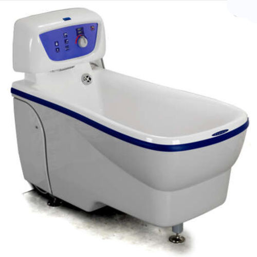 Elektrische Pflegebadewanne - Century - Arjo - höhenverstellbar / Sitzlifter / Snoezelen