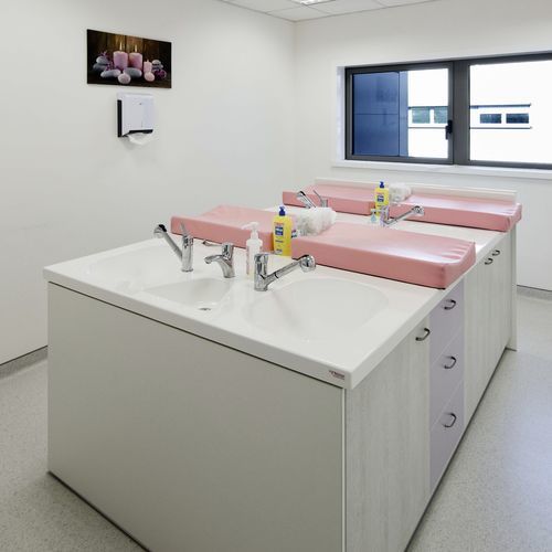 Spüle-Wickelstation - BIOLUME  - für Kinderkrippen / für Krankenhaus