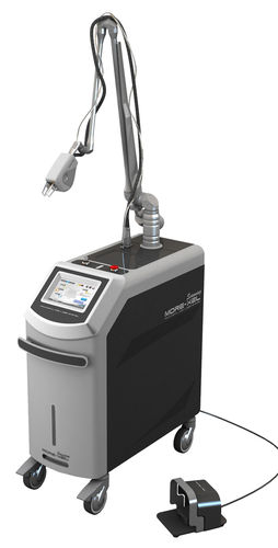 Laser für Hautverjüngung - MORE-XEL Scanning - BISON Medical   - zur Aknebehandlung / CO2 / auf Wagen