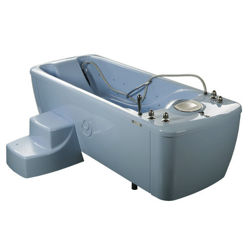 Badewanne für Wassermassage / mit Chromatherapie-Lampen - OCEAN DELUXE - Chirana Progress