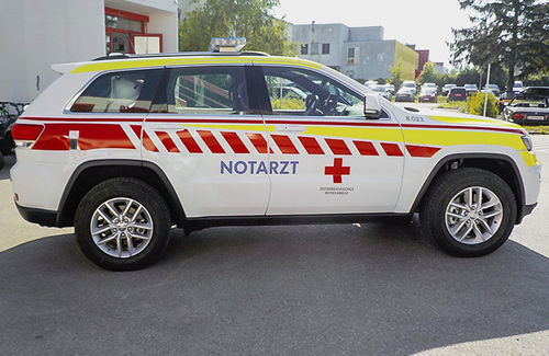 Ambulanz - Jeep Cherokee - Dlouhy